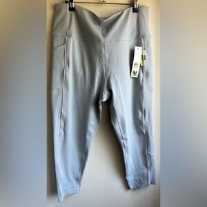 NWT Nicole Miller Sport Light Gray Capris